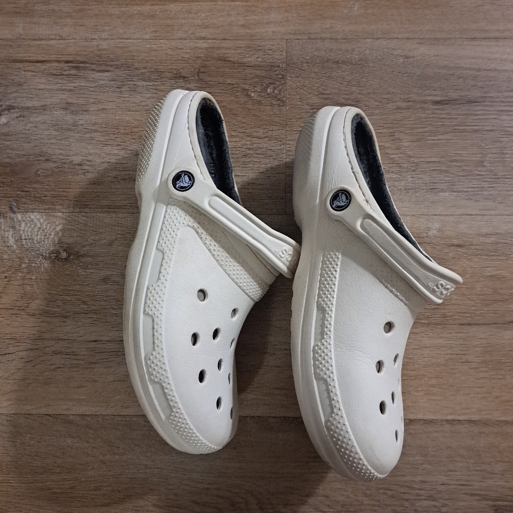 Crocs Dual Comfort Solid White With Gray Fleece L… - image 2